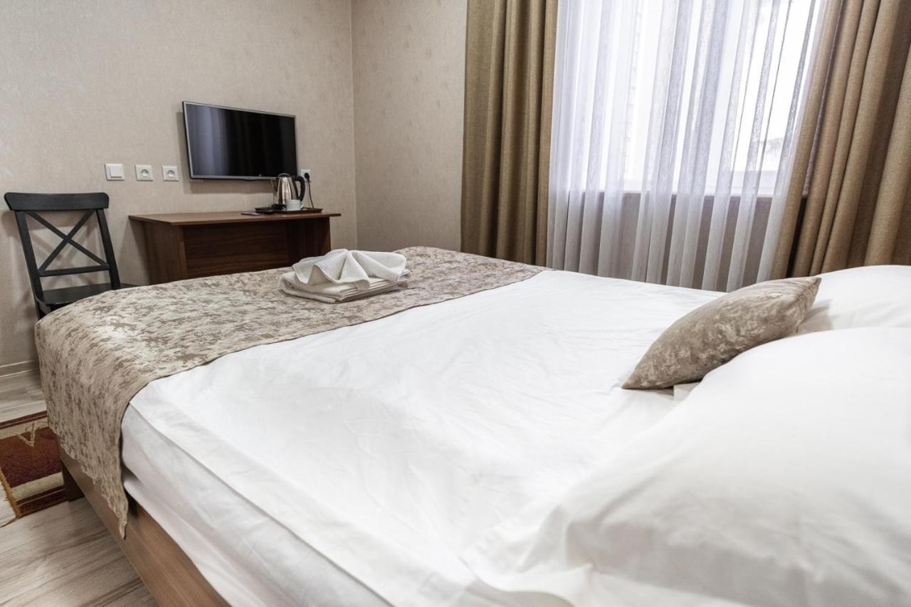 Madanur Hotel Karakol Ngoại thất bức ảnh