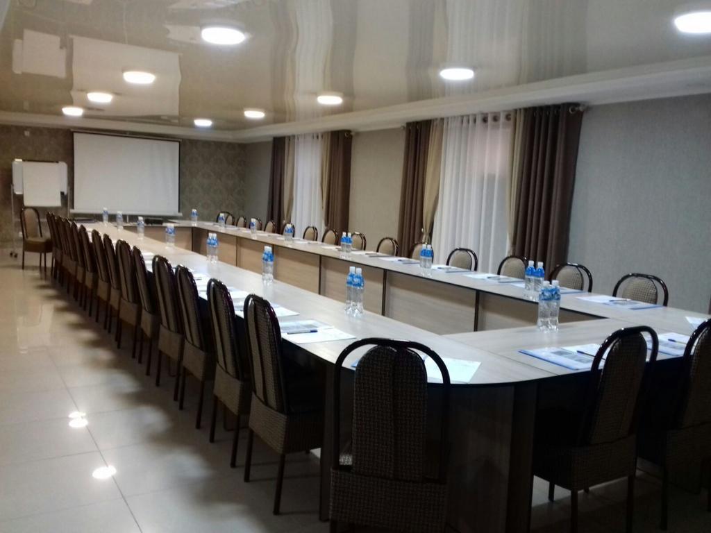 Madanur Hotel Karakol Ngoại thất bức ảnh