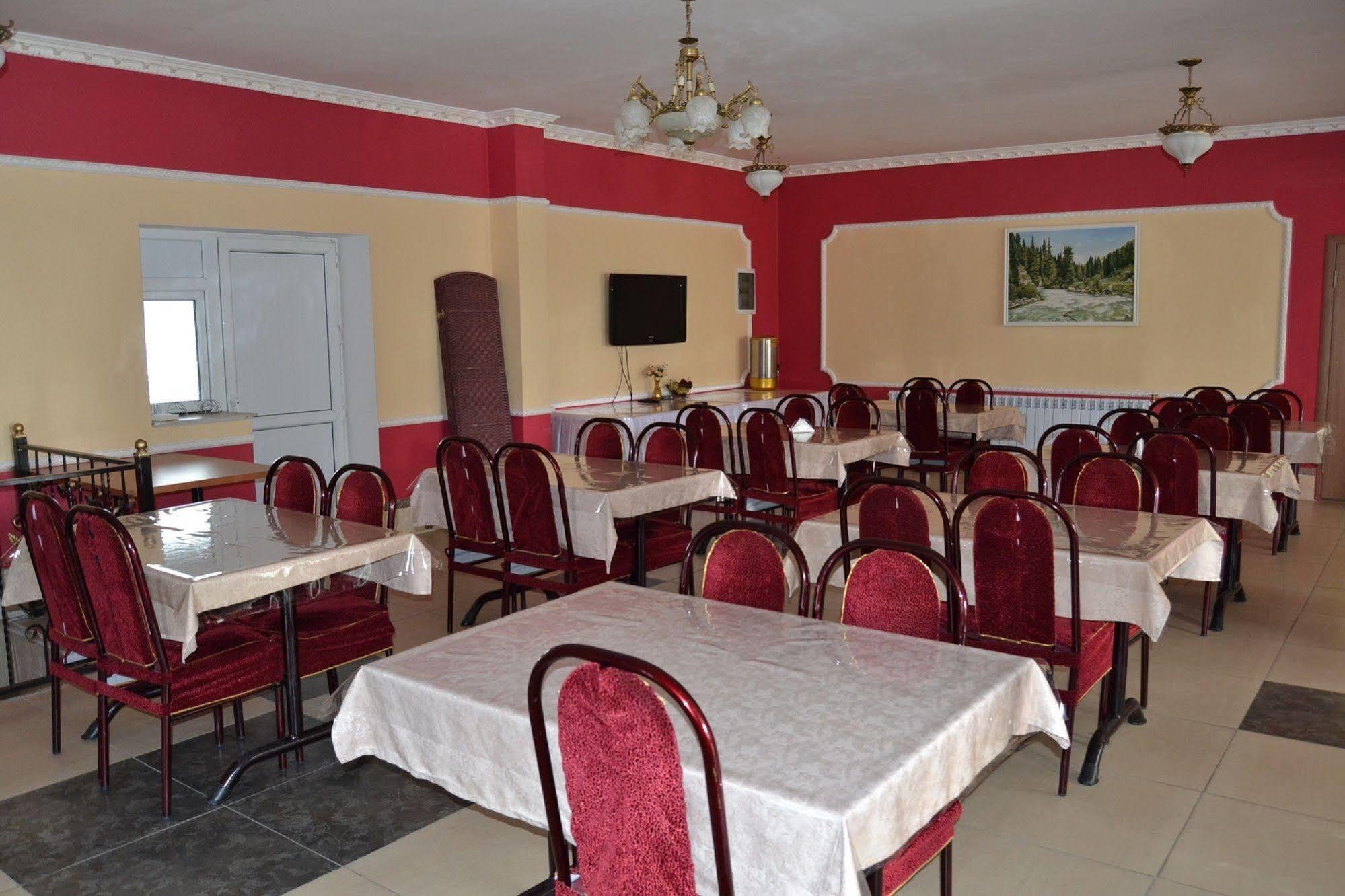 Madanur Hotel Karakol Ngoại thất bức ảnh