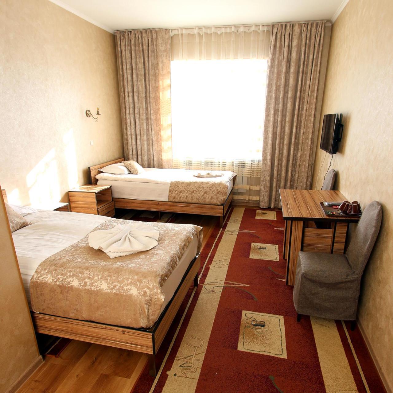 Madanur Hotel Karakol Ngoại thất bức ảnh