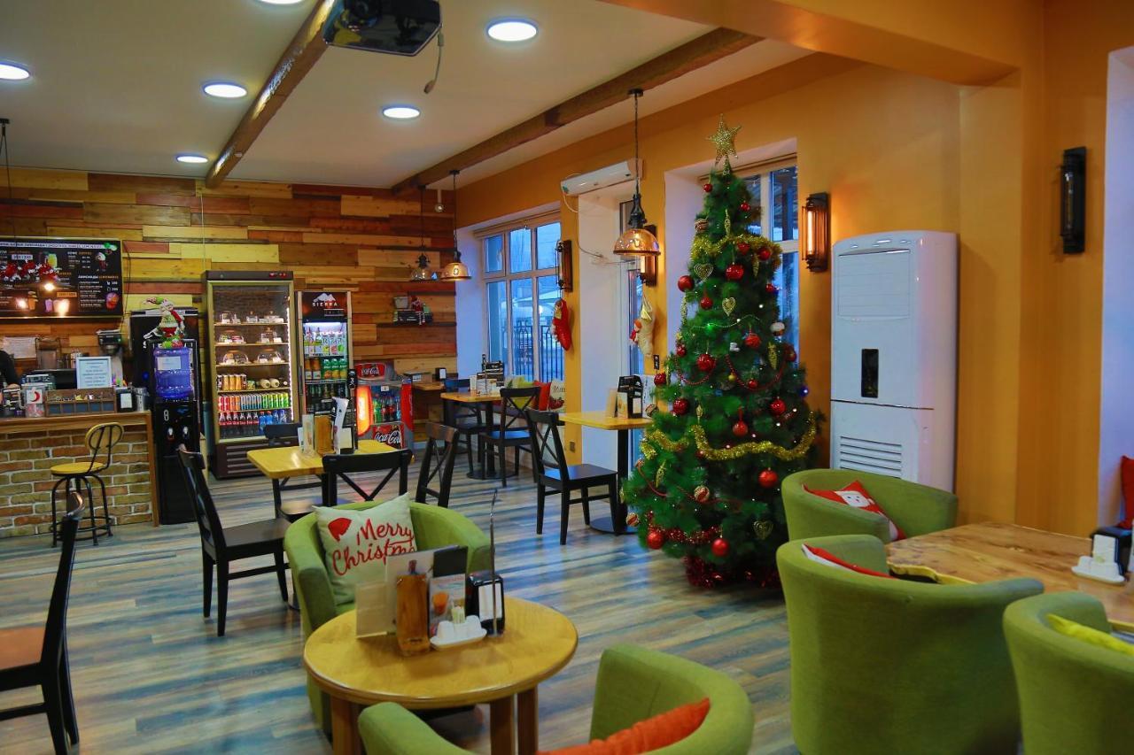 Madanur Hotel Karakol Ngoại thất bức ảnh